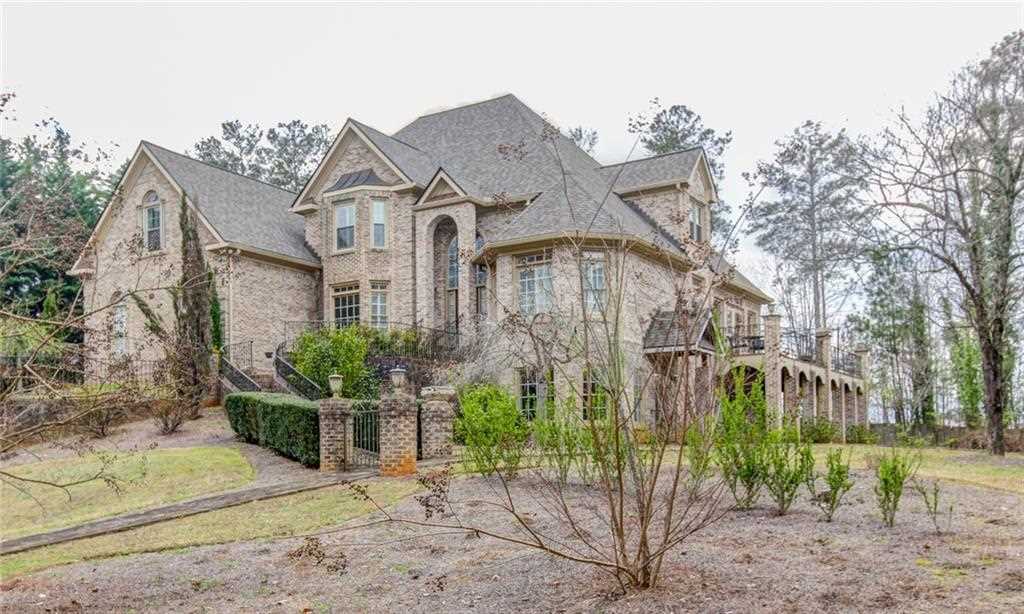 360 Gunston Hall Circle