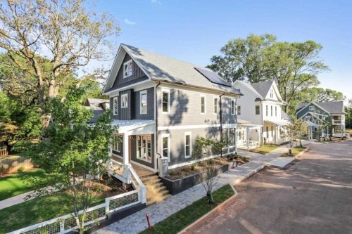 215 La France Walk NE