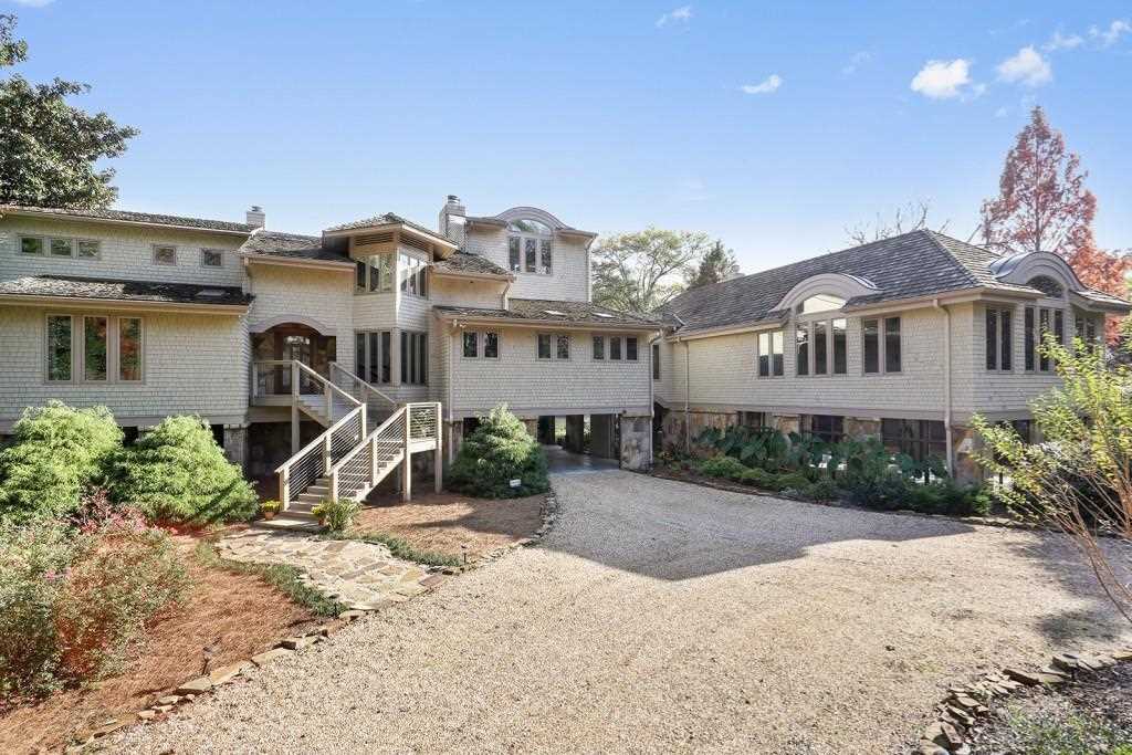 3961 Paces Ferry Dr