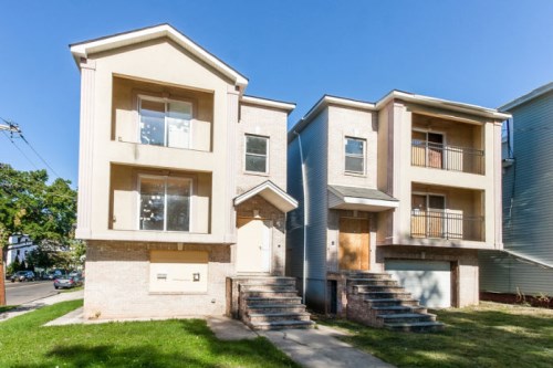 1121 Mary St