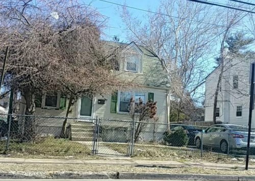 276 Redwood Ave