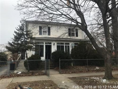 320 W QUINCE ST