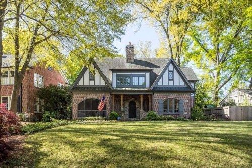 157 Rumson Rd NE