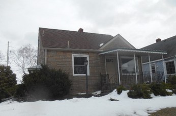 2203 Eastlawn Pkwy