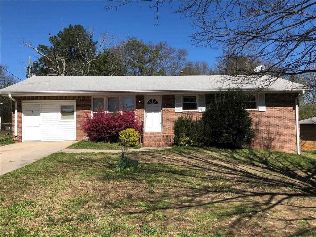 1098 Laurel Ln NW