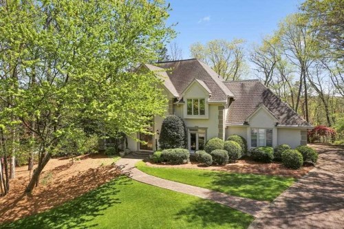16 Heards Overlook Ct