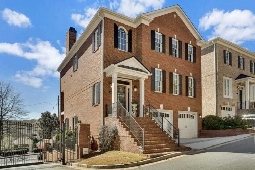 2608 Canterbury Trl NE