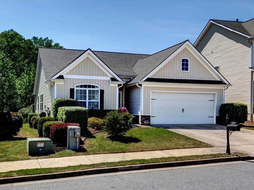 121 Village Dr