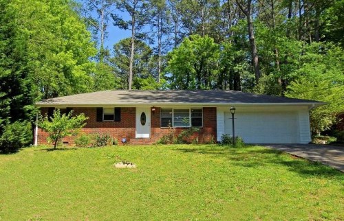 511 Oriole Dr SE