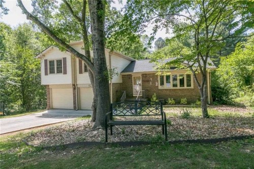 3049 Larkspur Circle
