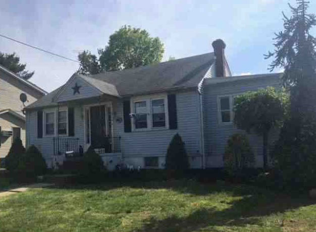 204 Chestnut St
