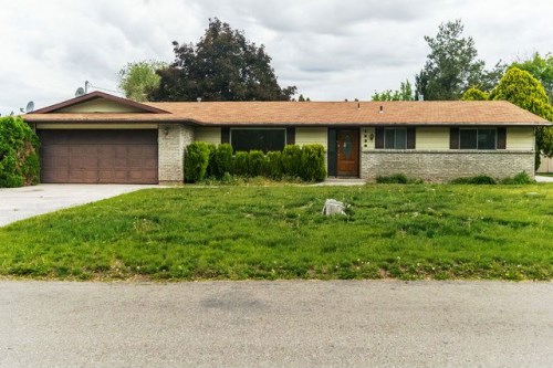1320 Camelot Dr