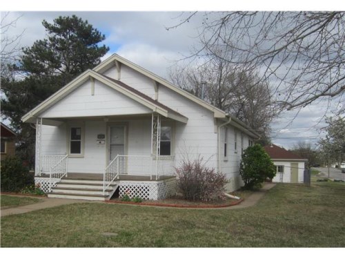 704 Stout St