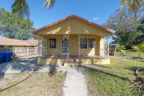 7727 Nw 4th Ct