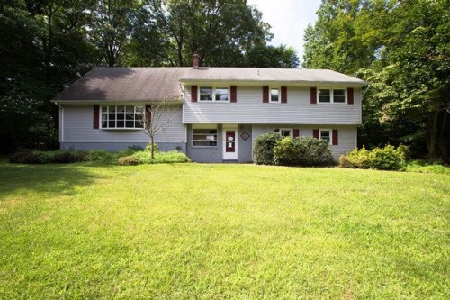 72 Chuckanutt Dr