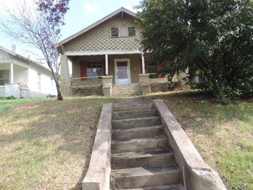223 W Lincoln Ave