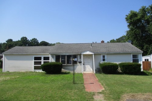 38 Meadowbrook Dr