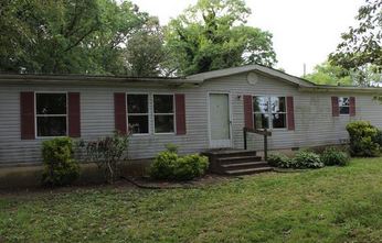 16335 Sarah St