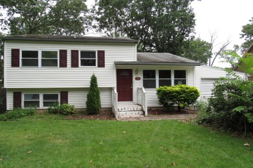 303 Jays Ave