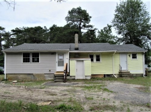 703 Lakehurst Rd
