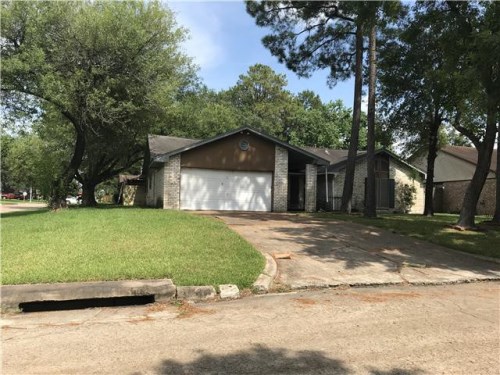 203 Blackwater Ln