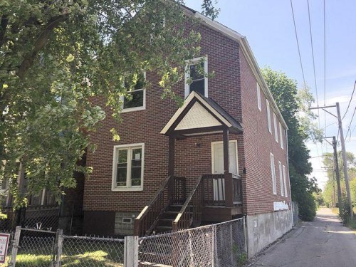 743 W 60th St