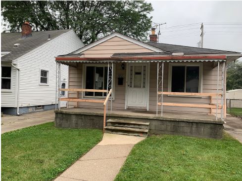 835 White Ave