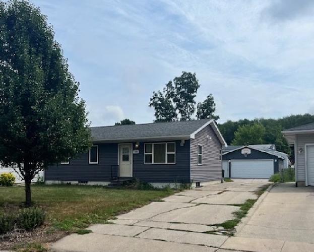 1522 LONGFELLOW AVE